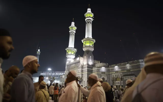 muslim pilgrims leave after performing the maghrib prayer at mecca 039 s grand mosque on september 18 2015 photo afp muslim pilgrims leave after performing the maghrib prayer at mecca 039 s grand mosque on september 18 2015 photo afp
