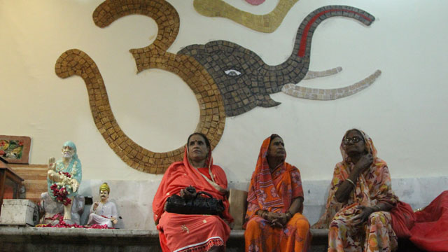 hindu devotees at laxmi narain mandir native jetty photo umer shiekh