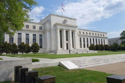 economists irked by federal reserve s decision