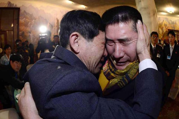 reunited south korean park yang gon and his north korean brother park yang su photo reuters