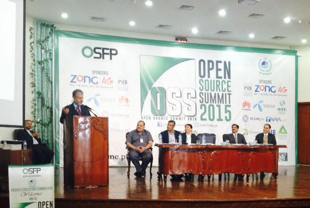 chief guest hec chairman dr mukhtar ahmed is speaking and sharing his views at the conference photo fb com pakopensource