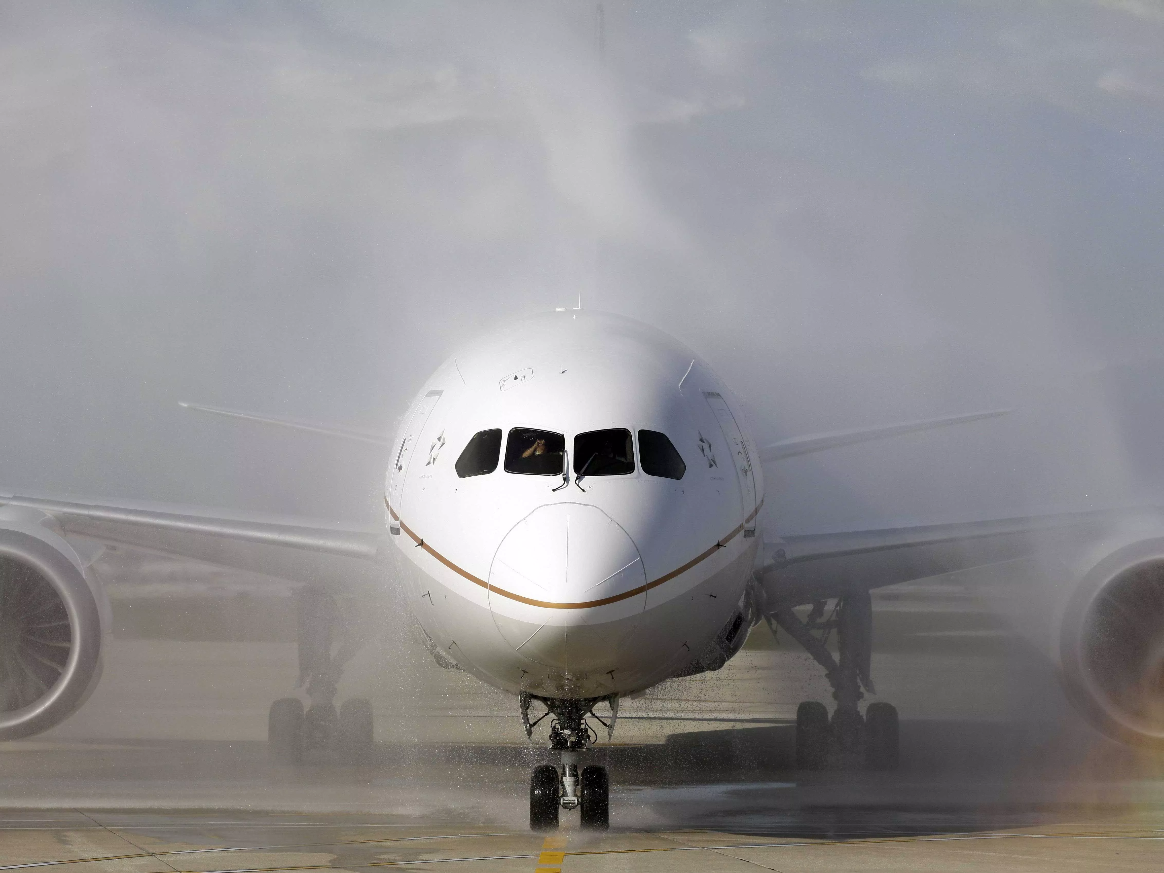 china is expected to add 6 330 new aircraft worth 950 billion to its commercial fleet by 2034 photo reuters china is expected to add 6 330 new aircraft worth 950 billion to its commercial fleet by 2034 photo reuters