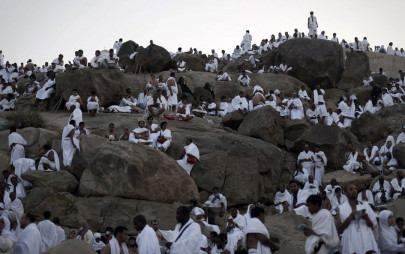 pakistani pilgrim gives birth to baby boy in mina pakistani pilgrim gives birth to baby boy in mina