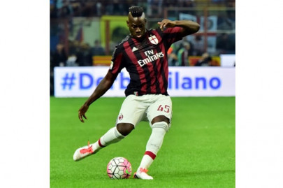 back home balotelli off the mark as milan edge udinese 3 2