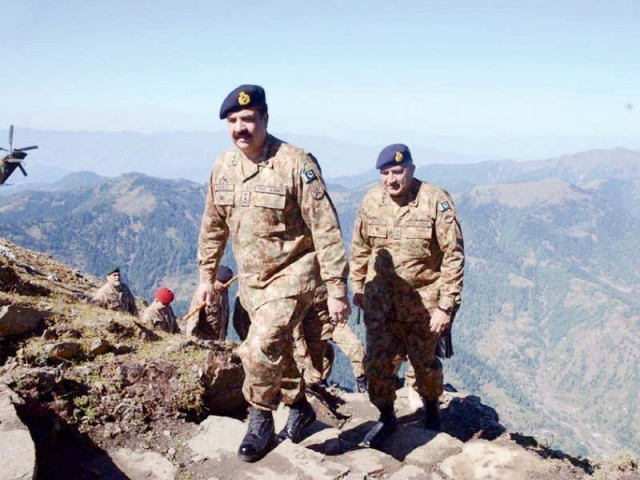 gen raheel sharif visits forward positions on line of control photo inp gen raheel sharif visits forward positions on line of control photo inp