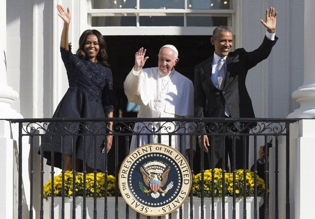 us president barack obama first lady michelle obama and pope francis wave during an arrival ceremony on the south lawn of the white house in washington dc september 23 2015 photo afp us president barack obama first lady michelle obama and pope francis wave during an arrival ceremony on the south lawn of the white house in washington dc september 23 2015 photo afp