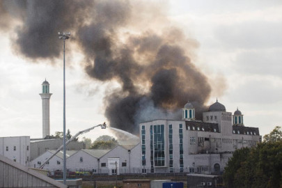 blaze at ahmadis place of worship in london