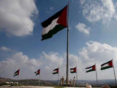 french fm to attend palestinian flag raising at un