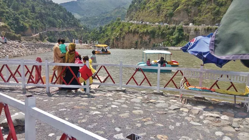 people enjoy eid holidays at harno park photo express people enjoy eid holidays at harno park photo express