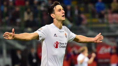 kalinic hat trick stuns scudetto hopefuls inter