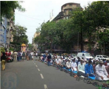 no space no issue mumbai temple allows muslims to offer eid prayers