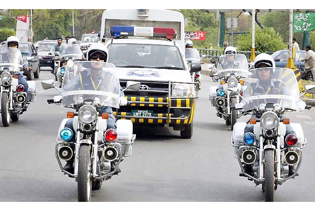 traffic dept demands 400 wardens for pak australia fixture