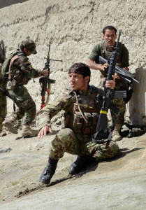 afghan forces struggle to retake kunduz city from taliban