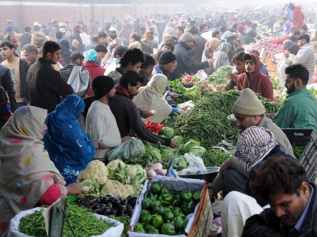 some experts warn of deflation risks core inflation dips to 3 4 photo zahoorul haq express