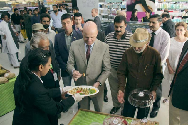 italian envoy tommaso sansone at the greenvalley premium hypermarket photo pr italian envoy tommaso sansone at the greenvalley premium hypermarket photo pr