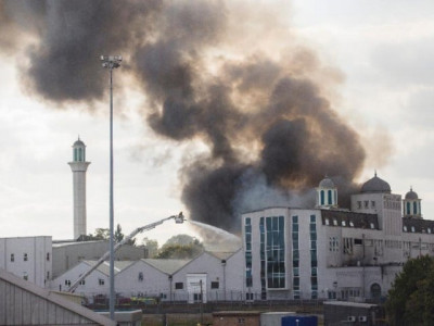 ahmadi place of worship reopens in london one week after fire ahmadi place of worship reopens in london one week after fire