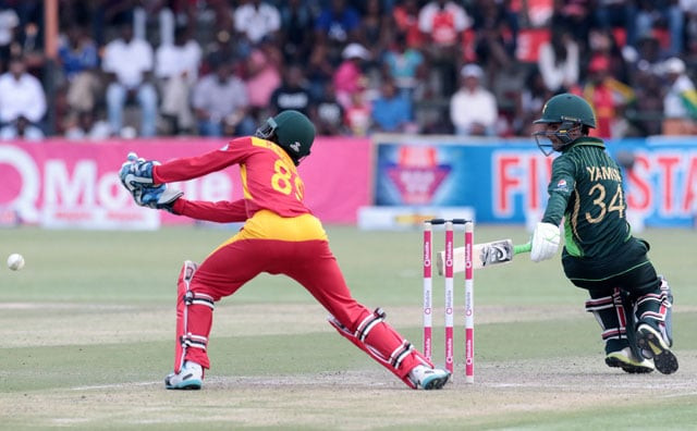 pakistan 039 s batsman amir yamin r gets one past zimbabwe 039 s wicket keeper richmond mutumbami l during the second game in a series of three odi cricket matches between zimbabwe and pakistan on october 3 2015 at the harare sports club in harare photo afp pakistan 039 s batsman amir yamin r gets one past zimbabwe 039 s wicket keeper richmond mutumbami l during the second game in a series of three odi cricket matches between zimbabwe and pakistan on october 3 2015 at the harare sports club in harare photo afp