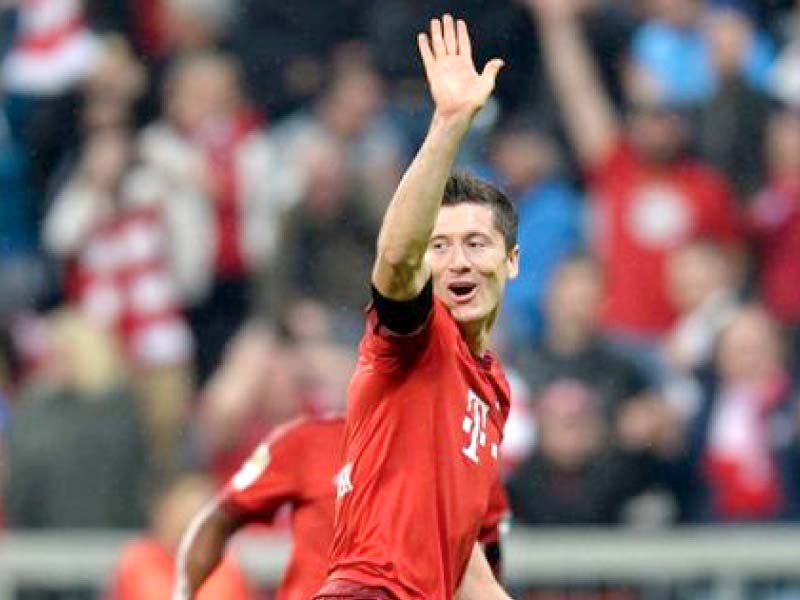 lewandowski leads the goalscorer s chart in bundesliga with 10 goals in six games but may need to outscore former teammate aubemeyang who has scored in his last nine league matches photo afp