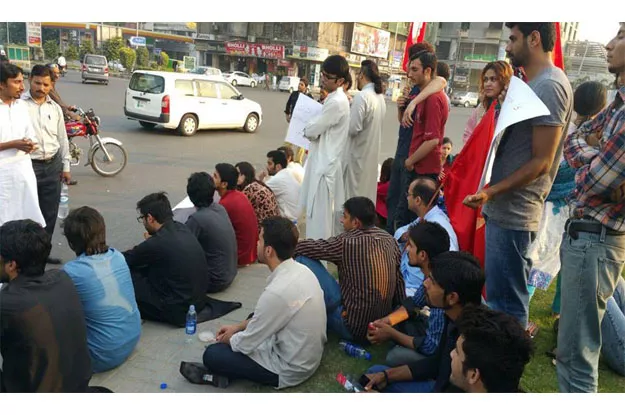 students stage a demo at liberty roundabout against the ban photo fb com democraticstudentsalliance students stage a demo at liberty roundabout against the ban photo fb com democraticstudentsalliance