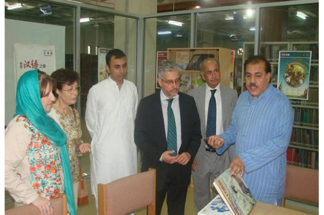 joao paulo sabido from the embassy of portugal visited the library of the punjab university photo fb com punjab university library joao paulo sabido from the embassy of portugal visited the library of the punjab university photo fb com punjab university library