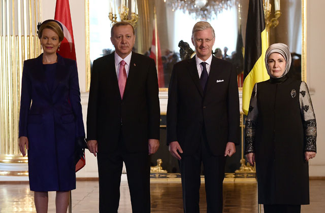 turkey 039 s president recep tayyip erdogan 2ndl and his wife emine r pose with belgian king philippe 2ndr and queen mathilde during an official welcoming ceremony at the royal palace in brussels october 5 2015 photo afp