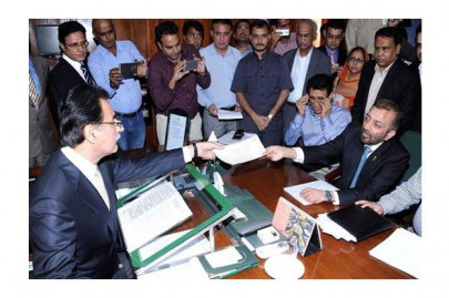 senate chairman refuses to accept mqm resignations