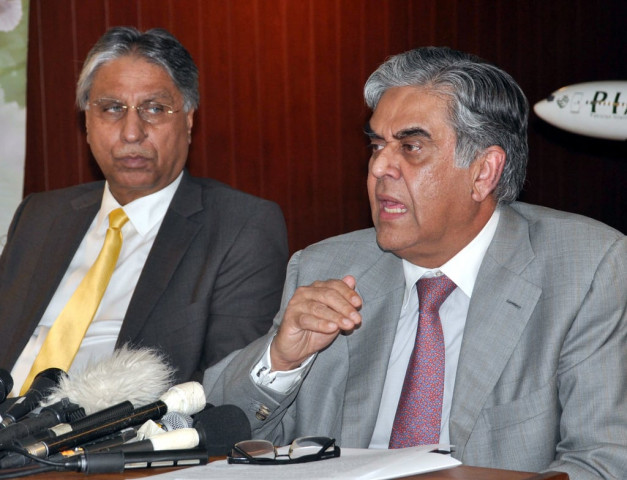 pia chairman addresses a press conference in islamabad on october 6 2015 photo mudassar raja express pia chairman addresses a press conference in islamabad on october 6 2015 photo mudassar raja express