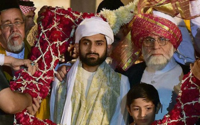 son of jama masjid s shahi imam to marry hindu girl