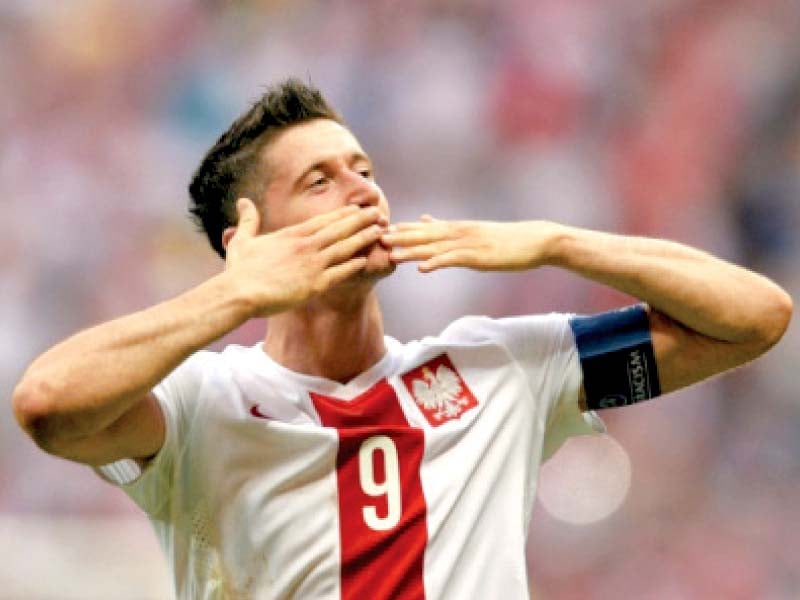 lewandowski is on a goalscoring streak that has seen him being hailed as europe s best number 9 photo afp