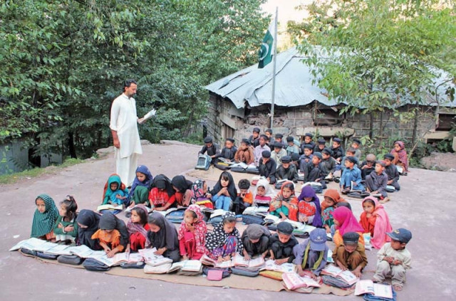 students of a school in balakot still study under the sky 10 years after the building was destroyed in the earthquake photo online students of a school in balakot still study under the sky 10 years after the building was destroyed in the earthquake photo online