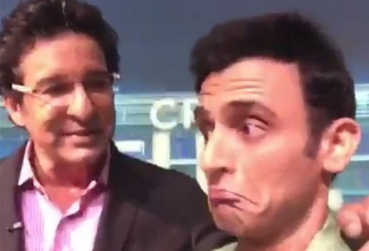 dubsmash alert wasim akram pays tribute to amitabh bachchan dubsmash alert wasim akram pays tribute to amitabh bachchan