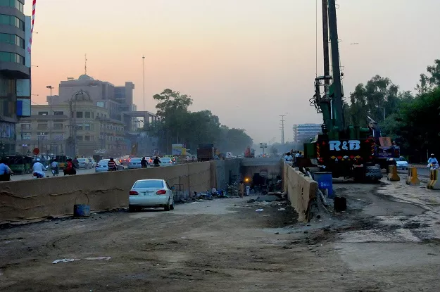 the flyover will link gulberg s main boulevard to sherpao bridge photo express the flyover will link gulberg s main boulevard to sherpao bridge photo express