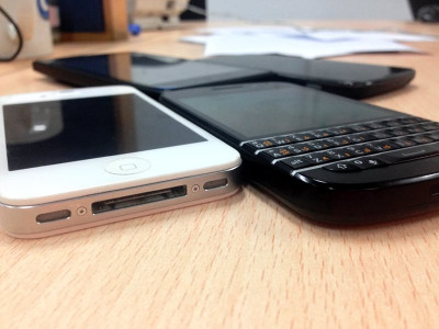 3g and 4g services cross minimum speed threshold