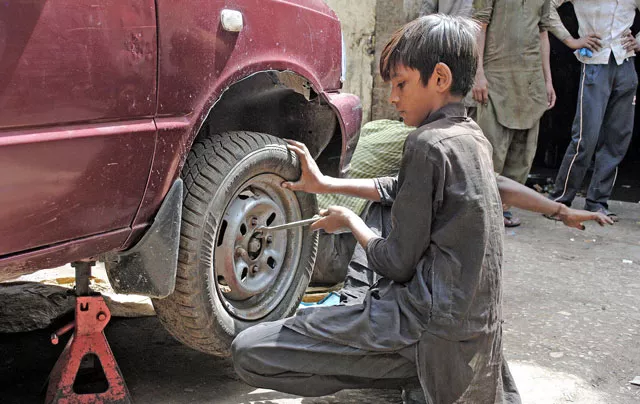 pakistan along with india is the only country which has the minimum age for hazardous work set as 14 years instead of 18 years photo inp pakistan along with india is the only country which has the minimum age for hazardous work set as 14 years instead of 18 years photo inp