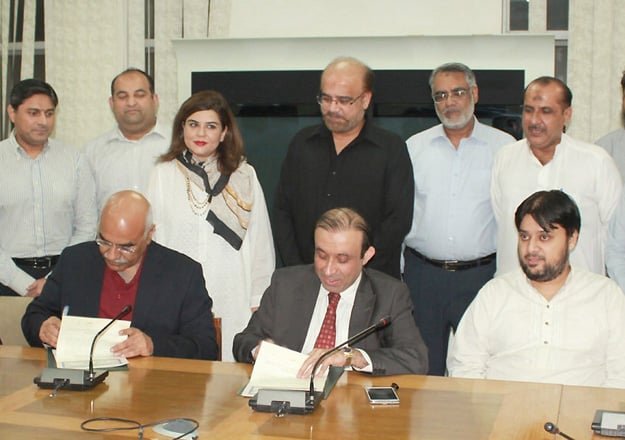 student loans tevta signs agreement with akhuwat