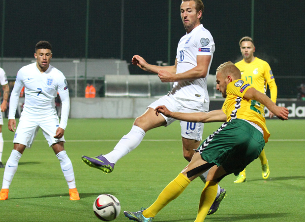 england 039 s forward harry kane l and lithuania 039 s defender fiodor cernych r vie for the ball during the euro 2016 group e qualifying football match between lithuania and england at lff stadium in vilnius on october 12 2015 photo afp