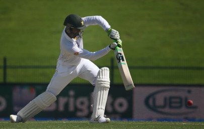 malik inspired pakistan declare at 523 8 in first test against england