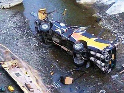 six killed as jeep falls into ravine in shangla six killed as jeep falls into ravine in shangla