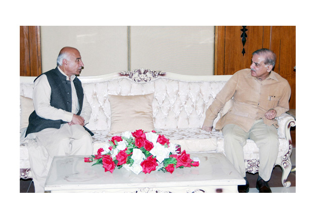 chief minister shahbaz sharif and chief minister dr abdul malik baloch talking about the mutual interests of developing photo nni