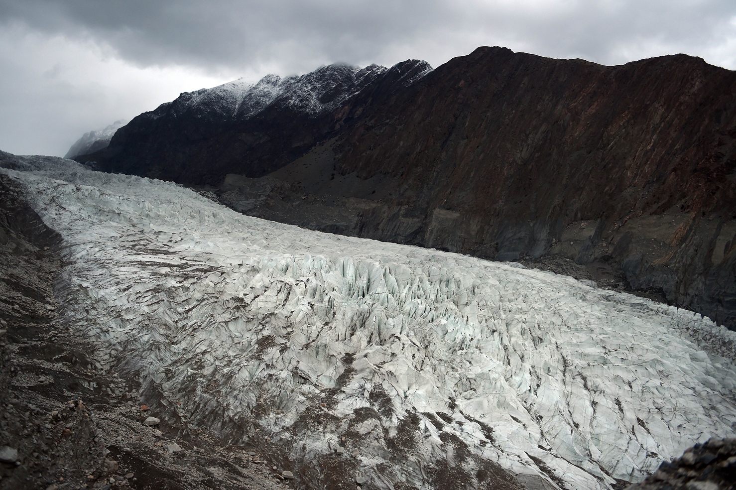 in this photograph taken on september 28 2015 a general view of passu glacier is seen in pakistan 039 s gojal valley photo afp