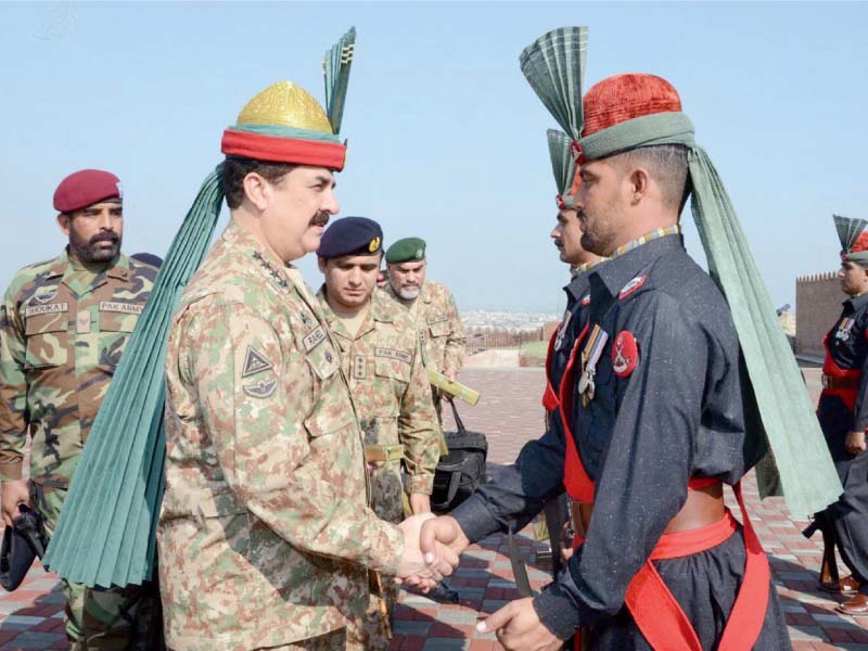 gen raheel meets fc soldiers during his visit to the fc peshawar headquarters photo inp