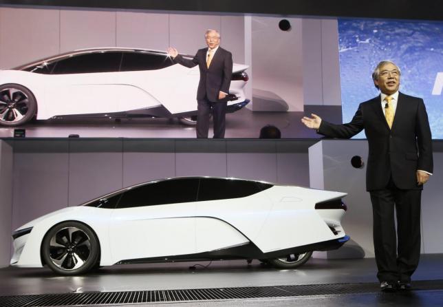 tetsuo iwamura president and ceo of american honda motor co introduces the honda fcev concept car during the 2013 los angeles auto show in los angeles california november 20 2013 photo reuters