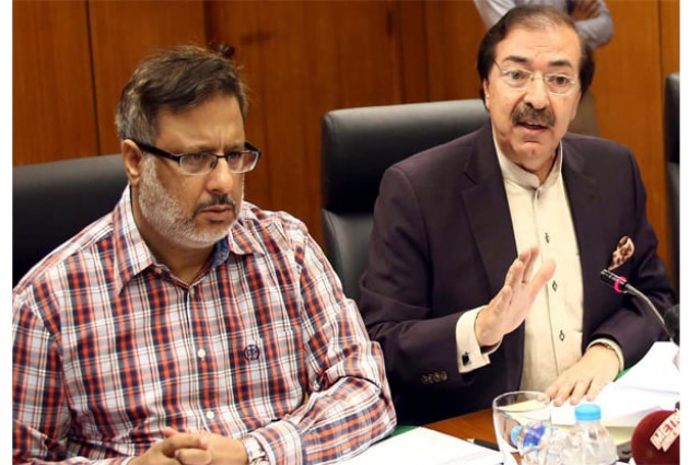 all pakistan textile mills association aptma chairman tariq saud addressing a press conference photo inp all pakistan textile mills association aptma chairman tariq saud addressing a press conference photo inp