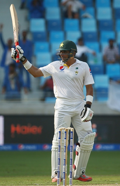 2nd test captain misbah equals inzamam s ton record pakistan end day one on 282 4