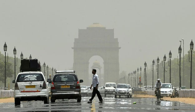 cars were seen using a designated quot car free quot stretch    running from the historic red fort to india gate in central delhi    ignoring volunteers on foot who were encouraging them to turn back photo afp