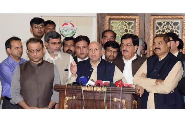 pat general secretary khurram nawaz gandapur and pti provincial organiser chaudhry sarwar addressing a press conference photo nni pat general secretary khurram nawaz gandapur and pti provincial organiser chaudhry sarwar addressing a press conference photo nni