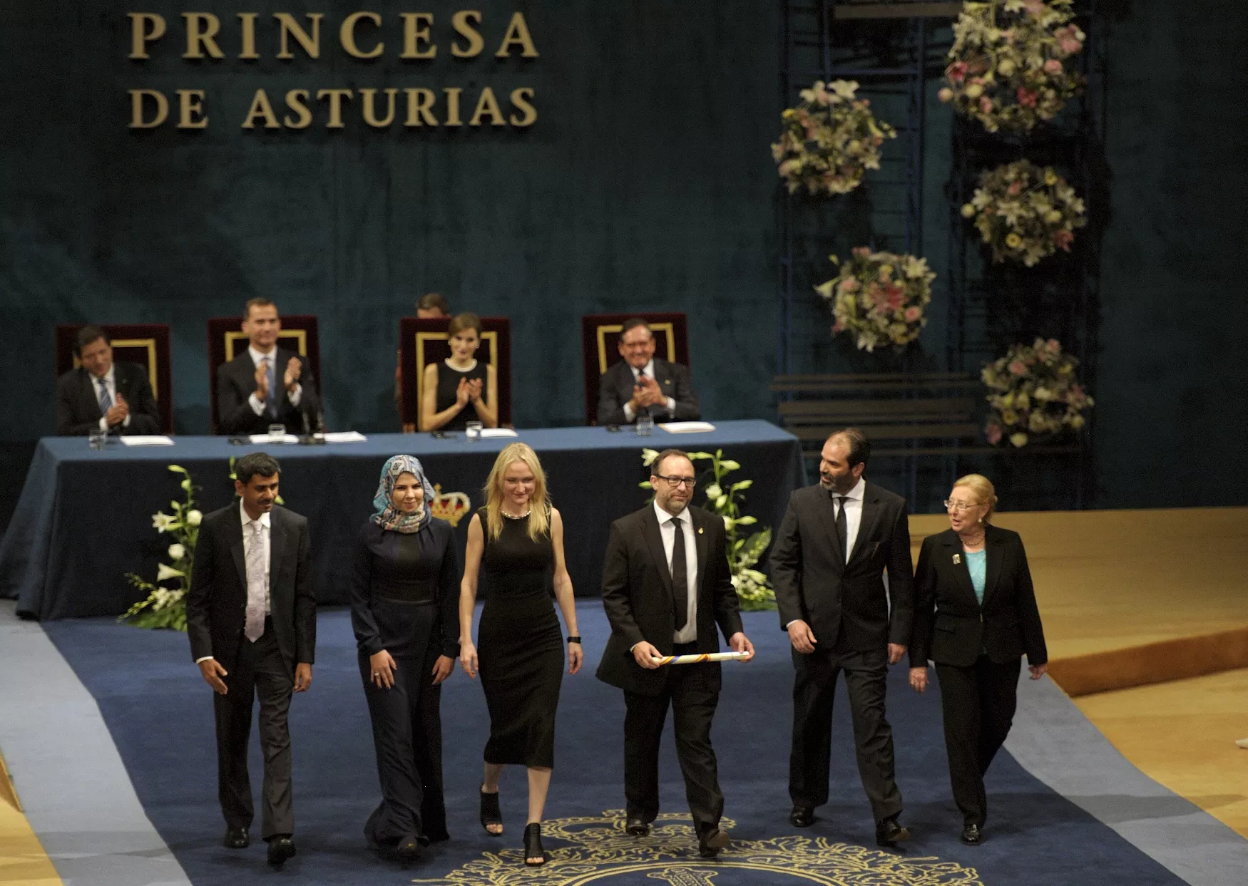 l r jeevan jose ravan al taie lila tretikov jimmy wales patricio llorente lourdes cardenal of wikipedia acknowledge applause after receiving the 2015 princess of asturias award for international cooperation from spain 039 s king felipe during a ceremony at campoamor theatre in oviedo northern spain october 23 2015 photo reuters l r jeevan jose ravan al taie lila tretikov jimmy wales patricio llorente lourdes cardenal of wikipedia acknowledge applause after receiving the 2015 princess of asturias award for international cooperation from spain 039 s king felipe during a ceremony at campoamor theatre in oviedo northern spain october 23 2015 photo reuters