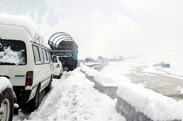 vehicles are seen stranded in naran valley of khyber pakhtunkhwa on october 26 2015 photo online vehicles are seen stranded in naran valley of khyber pakhtunkhwa on october 26 2015 photo online