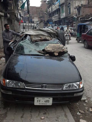 roof collapsed while earthquake hits the peshawar photo online roof collapsed while earthquake hits the peshawar photo online