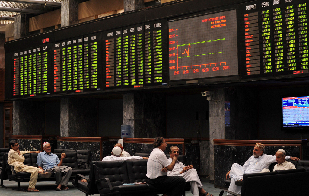 shares of 393 companies were traded at the end of the day 214 stocks closed higher photo file